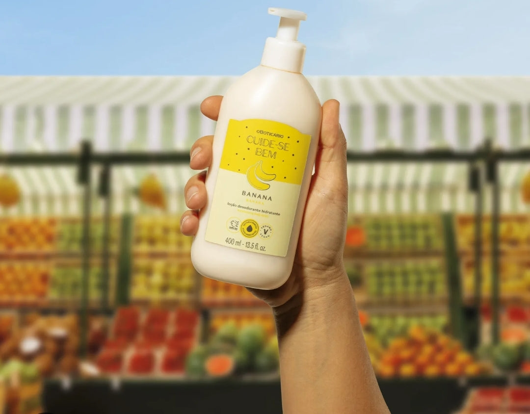 Descrizione
Prenditi cura di te lozione deodorante idratante Feira Banana 400ml
Con Cuide-se Bem Feira la fiera è diversa, è ovunque, ti accompagna ovunque tu vada, nel giorno e all’ora che vuoi!
In edizione limitata, la lozione deodorante idratante Cui